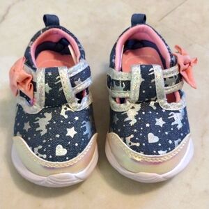 Athletic Works shoes.